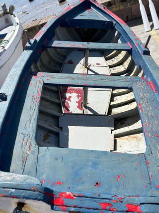 Barco de madera enfibrado