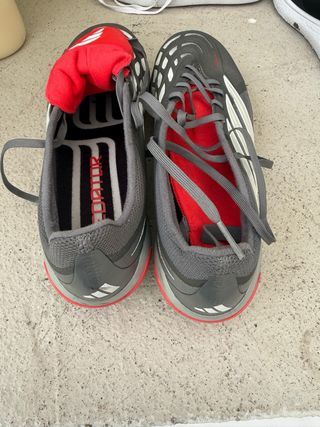 Botas de fútbol Adidas Predator y puma ultra