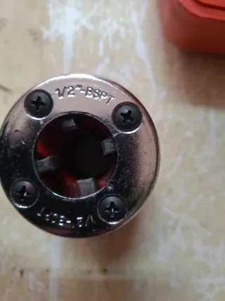 Juego de machos para roscar