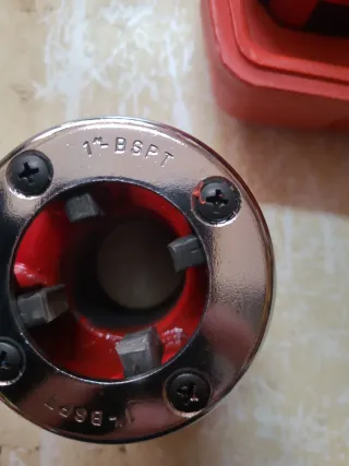 Juego de machos para roscar