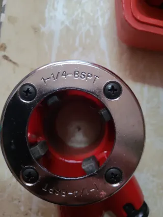 Juego de machos para roscar