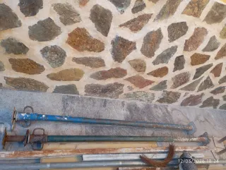 2 Puntales de obra metálicos