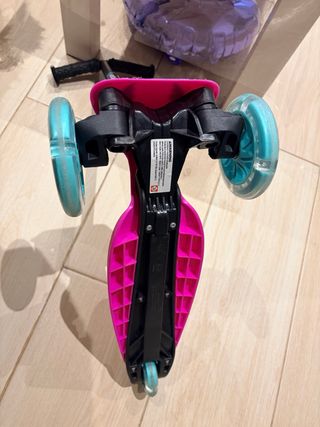 OFERTA Patinete Neon Rosa 3 Ruedas LED