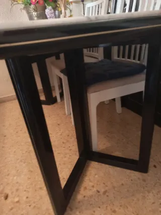 Mesa de comedor de mármol