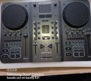 Mesa de mezclas M-Audio Xponent