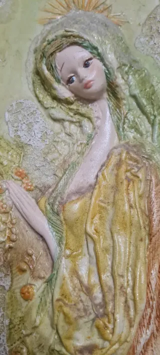Quadro in terracotta con figura della Madonna