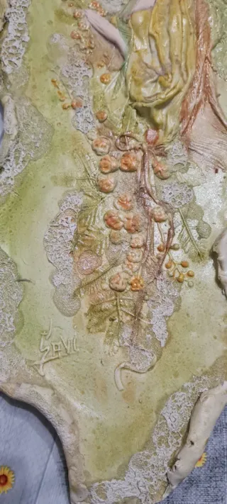 Quadro in terracotta con figura della Madonna