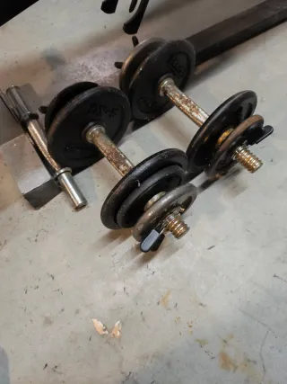 Press de banca con pesas