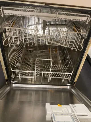 Regado Lavavajillas Miele Mondia SC 1002