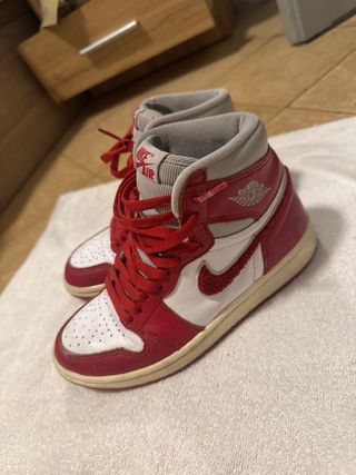 Zapatillas Jordan Rojas y Blancas