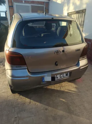 Toyota Yaris 2003.CAMBIO POR FURGONETA PEQUEÑA
