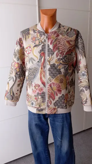 Chaqueta Bomber Estilo Japonés bordada.