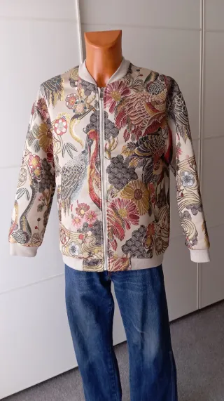 Chaqueta Bomber Estilo Japonés bordada.