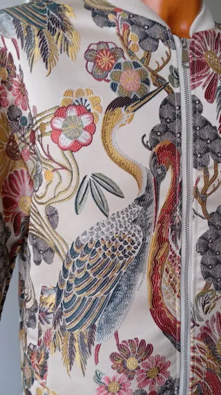 Chaqueta Bomber Estilo Japonés bordada.