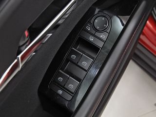 Mazda CX-30 e-SKYACTIV G Homura