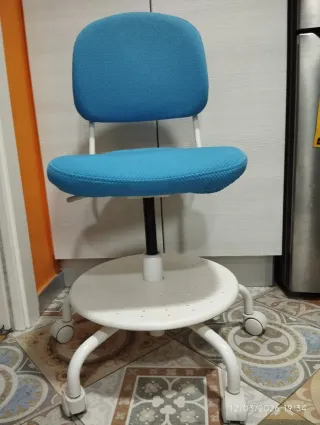 Silla juvenil Ikea Vimund azul