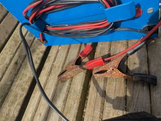 Cargador baterías Ferve (F805)