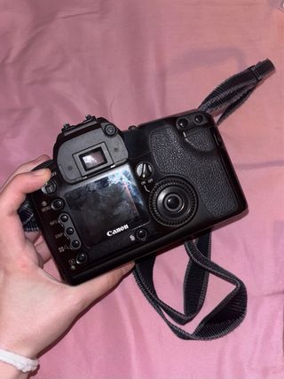 Cámara Canon EOS D30 + objetivo y accesorios