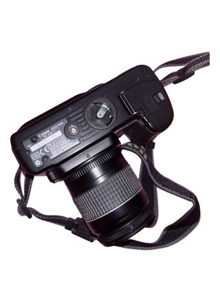 Cámara Canon EOS D30 + objetivo y accesorios