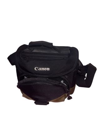 Cámara Canon EOS D30 + objetivo y accesorios