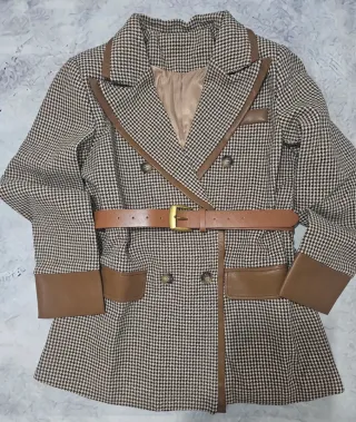 Blazer tipo Zara Talla M con Cinturón Marrón