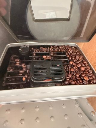 Cafetera DeLonghi Plata 1.8L