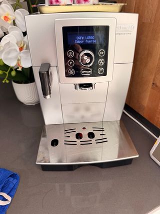 Cafetera DeLonghi Plata 1.8L