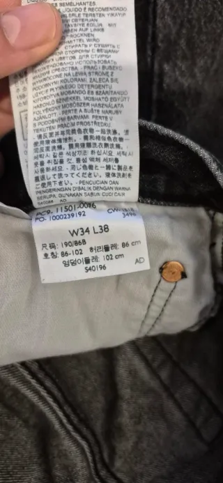 Pantalon Levi's Grey