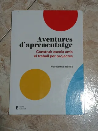 Aventures d'aprenentatge: Construir escola amb ...