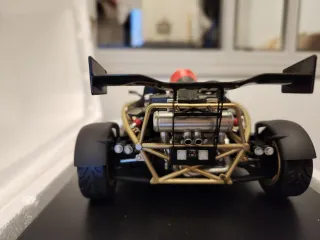 Maqueta Ariel Atom V8