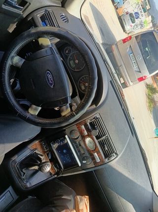 Ford Mondeo ghia 2003