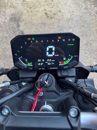 Voge 125R Negra - Moto Naked