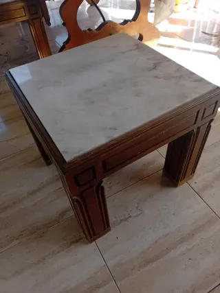 Mesa auxiliar mármol y madera