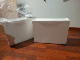 Zapateros blancos de plástico