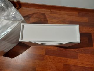 Zapateros blancos de plástico