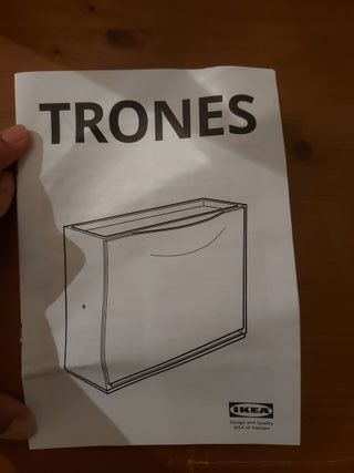 Zapateros blancos de plástico