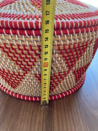 Cesta de esparto redonda con tapa