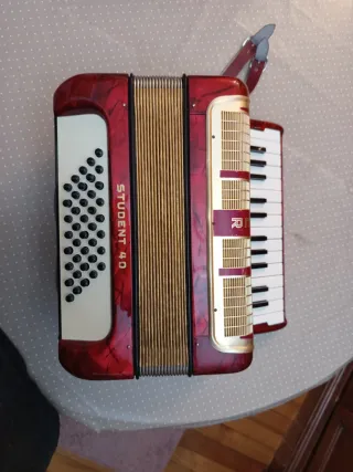 Acordeón Hohner Student 40 Rojo