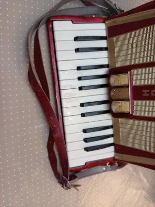 Acordeón Hohner Student 40 Rojo
