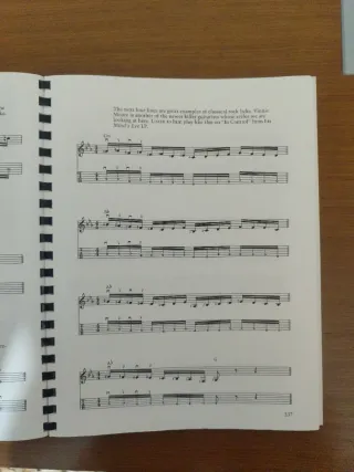 Partituras The library of classicc rock riffs