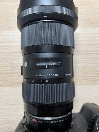 Lumix GH5 + Sigma 18-35mm f/1.8 + Accesorios