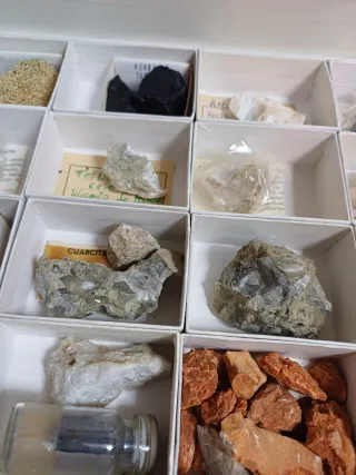 ANTIGUA COLECCIÓN DE MINERALES
