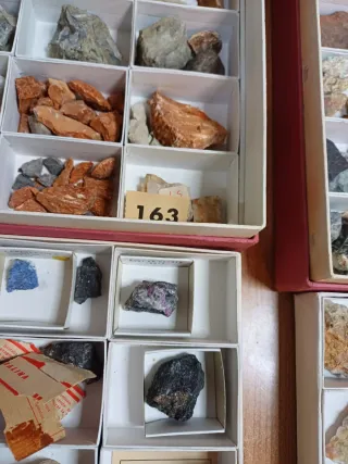 ANTIGUA COLECCIÓN DE MINERALES