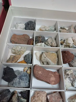 ANTIGUA COLECCIÓN DE MINERALES