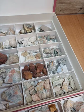 ANTIGUA COLECCIÓN DE MINERALES