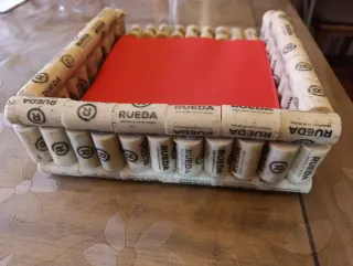 Servilletero de corchos de vino