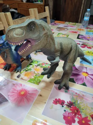 Lote dinosaurios y dragones juguetes