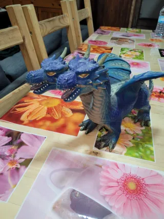 Lote dinosaurios y dragones juguetes