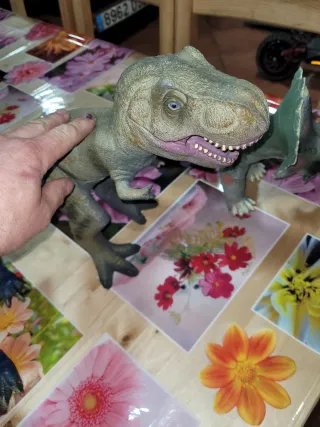 Lote dinosaurios y dragones juguetes