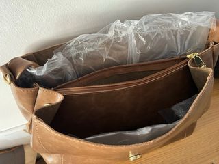 Bolso de piel marrón